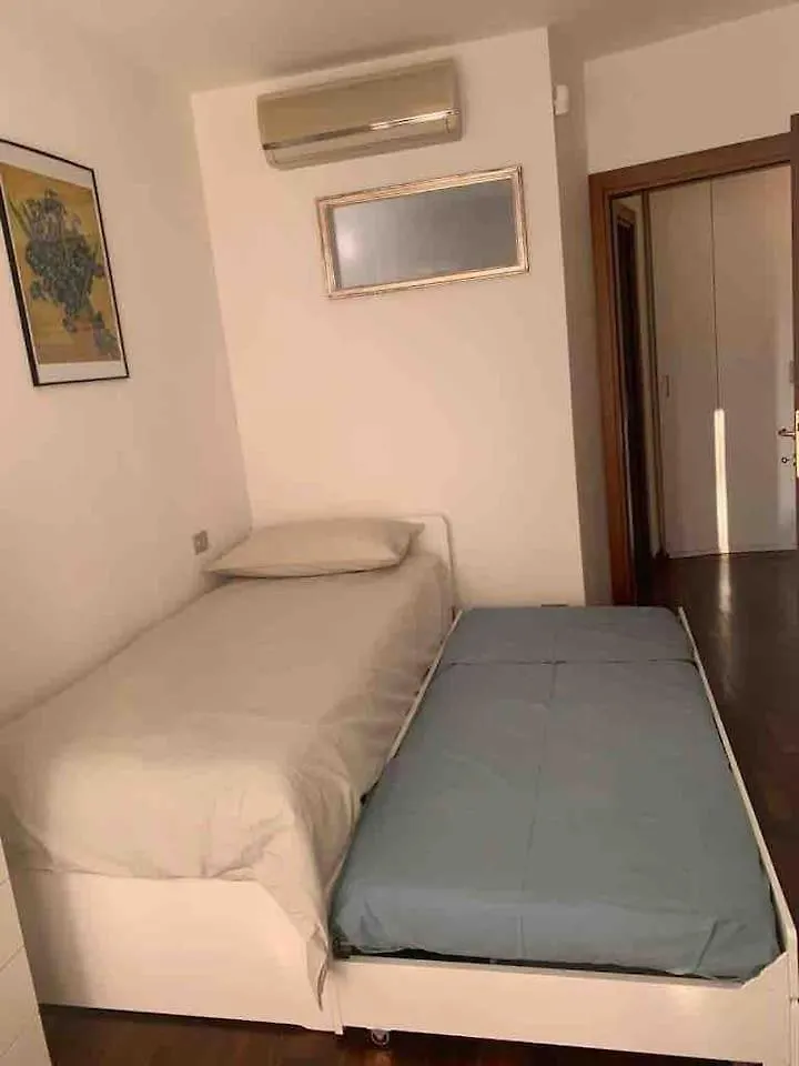 Lägenhet Appartamento Famigliare Milano Italien